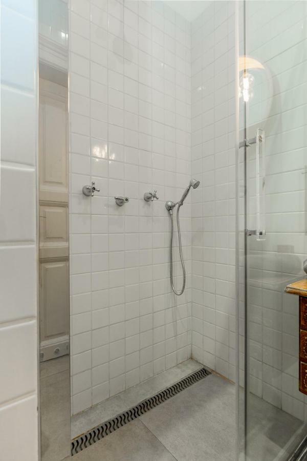 Luxury Twin 1-Bedroom In Kazinczy Street Budapesta Exterior foto